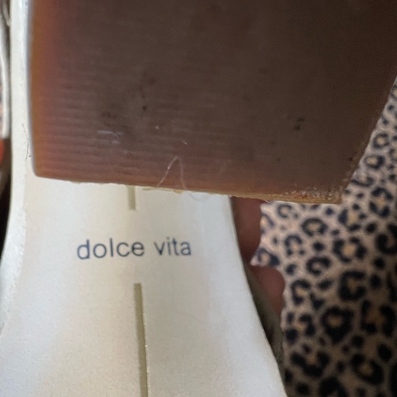 Dolce Vida Size 8 distressed open toe heels - Picture 2 of 6